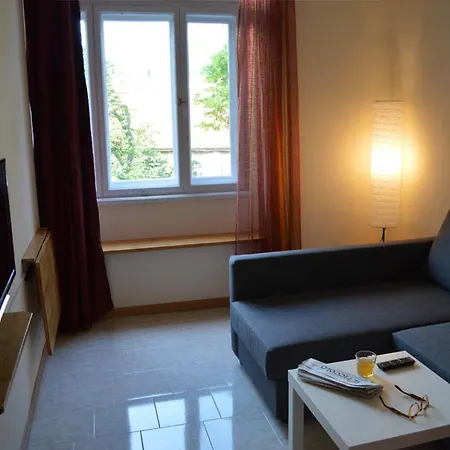 All'angolo ترييستي