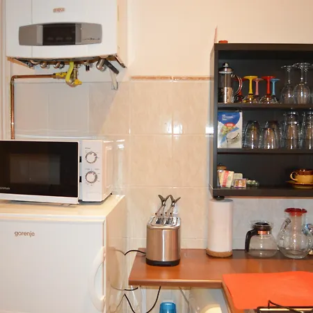 All'angolo * ترييستي